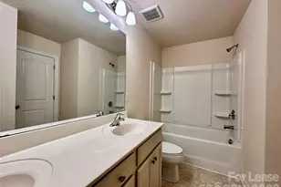 5733 Lachlan Hill Ln, Charlotte, NC 28278 - Photo 19