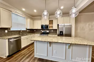 5733 Lachlan Hill Ln, Charlotte, NC 28278 - Photo 7