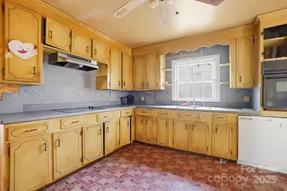 4928 Twin Drive, Charlotte, NC 28269 - Photo 3