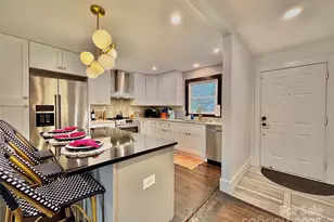 1521 Lanewood Pl, Charlotte, NC 28208 - Photo 13