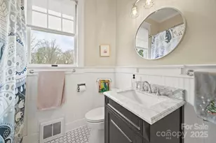 202 S Oak St, Statesville, NC 28677 - Photo 15