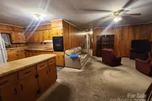 866 Oak St, Troy, NC 27371 - Photo 5