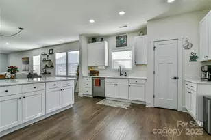 52 N Christie Ct, Fletcher, NC 28732 - Photo 5