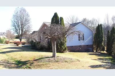 711 Braemore Court NW, Conover, NC 28613 - Photo 5