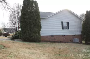 711 Braemore Ct NW, Conover, NC 28613 - Photo 9