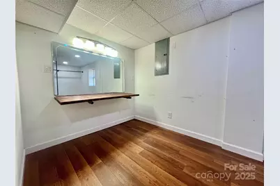 1182 Village Circle, Hickory, NC 28602 - Photo 17