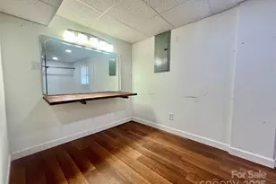 1182 Village Cir, Hickory, NC 28602 - Photo 17