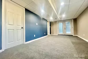 1182 Village Cir, Hickory, NC 28602 - Photo 15