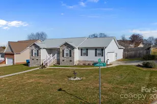 100 Lindsay Dr, Archdale, NC 27263 - Photo 3