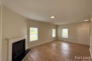 9402 Darwick St, Charlotte, NC 28216 - Photo 3