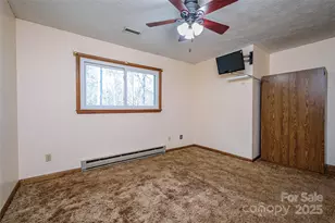 220 Leverette Dr, Hendersonville, NC 28791 - Photo 15