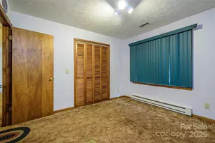 220 Leverette Dr, Hendersonville, NC 28791 - Photo 23