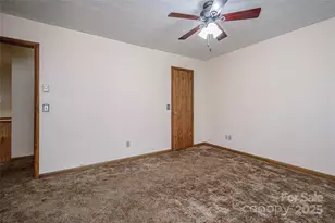 220 Leverette Dr, Hendersonville, NC 28791 - Photo 17