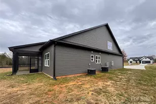 3046 Meadowcrest Dr, Clover, SC 29710 - Photo 5