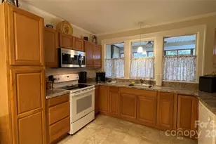 144 Maple St, Badin, NC 28009 - Photo 7