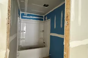 720 Inwood Hill Dr, Gastonia, NC 28056 - Photo 9