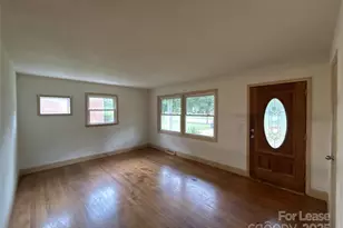 1431 Woodhill Dr, Charlotte, NC 28205 - Photo 3