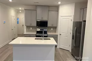 4113 Summit Woods Dr, Charlotte, NC 28216 - Photo 3