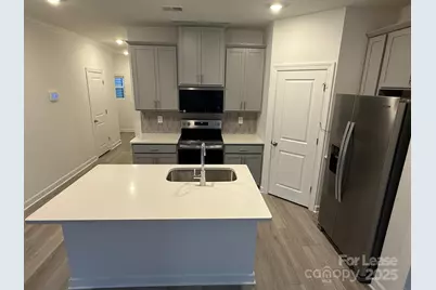 4113 Summit Woods Drive, Charlotte, NC 28216 - Photo 7
