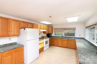 1137 Saunders Road, Franklin, NC 28734 - Photo 13