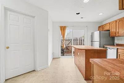 5672 Prescott Court, Charlotte, NC 28269 - Photo 9