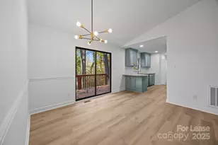 6227 King George Dr, Charlotte, NC 28213 - Photo 9