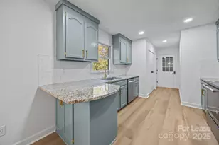 6227 King George Dr, Charlotte, NC 28213 - Photo 11