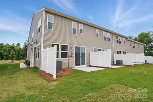 2116 Vinyasa Ln, Charlotte, NC 28215 - Photo 27