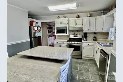 1003 Pennton Avenue SW, Lenoir, NC 28645 - Photo 9