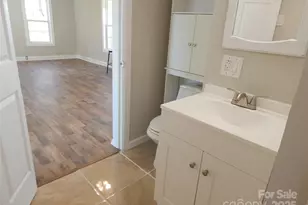 1033 4th St, Statesville, NC 28677 - Photo 9