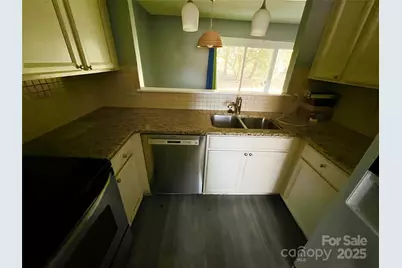 9427 S Vicksburg Court, Charlotte, NC 28210 - Photo 5