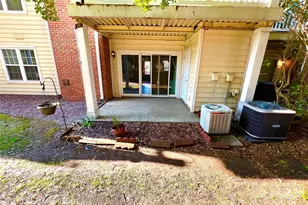 9427 S Vicksburg Ct, Charlotte, NC 28210 - Photo 15