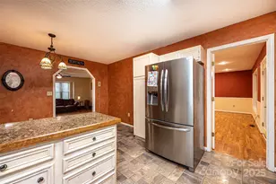 3250 15th St NE, Hickory, NC 28601 - Photo 9