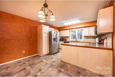 3250 15th Street NE, Hickory, NC 28601 - Photo 7