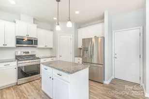 15947 Harbor Hill Dr, Charlotte, NC 28273 - Photo 9