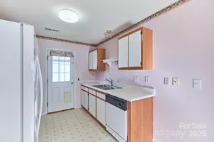 2625 Stratford Lake Rd, Winston Salem, NC 27103 - Photo 11