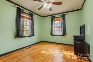 333 Oakview Park Rd, Asheville, NC 28803 - Photo 15