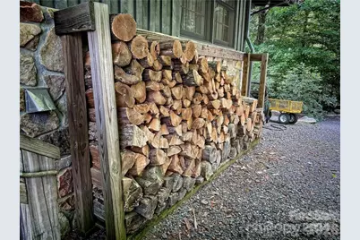 2736 White Oak Flats Road, Green Mountain, NC 28740 - Photo 11