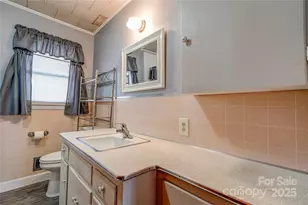 649 E Sanders Rd, Shelby, NC 28150 - Photo 21