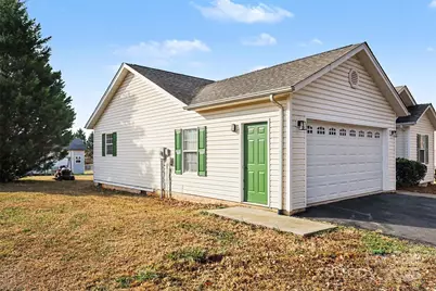 105 3rd Avenue NW, Hildebran, NC 28637 - Photo 3