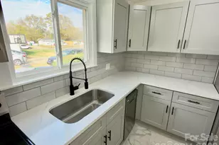 1033 Tracy Dr, Charlotte, NC 28217 - Photo 7