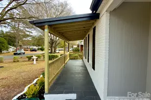 1033 Tracy Dr, Charlotte, NC 28217 - Photo 3