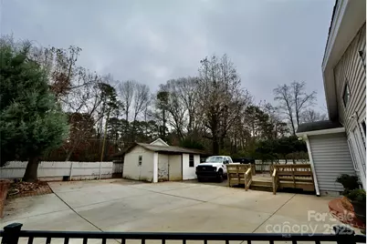 6801 Barrington Drive, Charlotte, NC 28215 - Photo 5