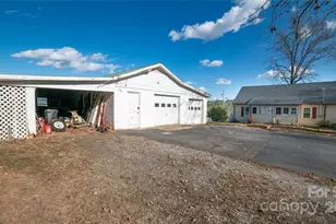 4263 Fox Rd, Lenoir, NC 28645 - Photo 27