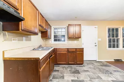 7126 Covecreek Drive, Charlotte, NC 28215 - Photo 7