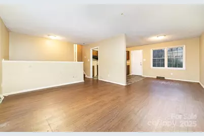 7126 Covecreek Drive, Charlotte, NC 28215 - Photo 3