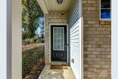 2568 Royal York Avenue, Charlotte, NC 28210 - Photo 3