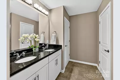 2568 Royal York Avenue, Charlotte, NC 28210 - Photo 21