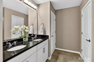 2568 Royal York Ave, Charlotte, NC 28210 - Photo 21