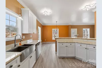 83 Moss Hill Drive, Hendersonville, NC 28792 - Photo 5